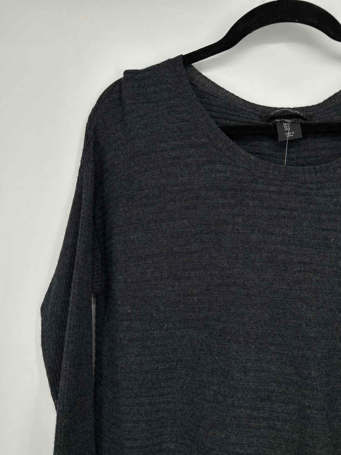 Tahari Size L Dark Gray Merino Wool Blend Sweater