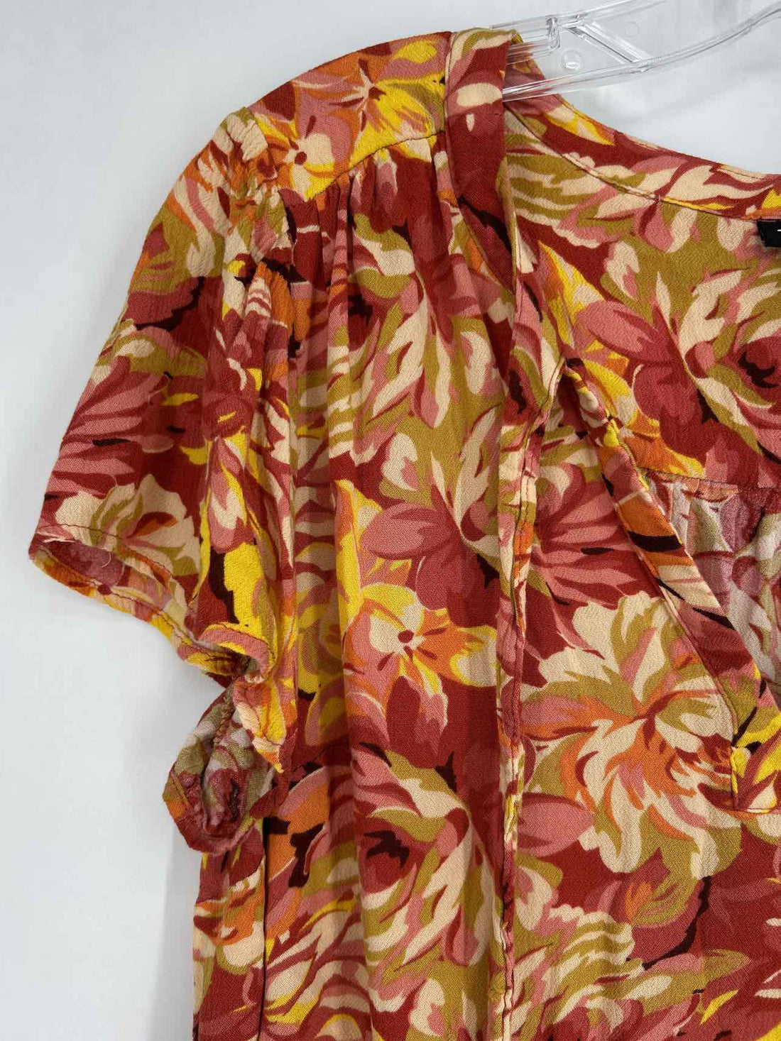 Torrid Size 0/L Red & Yellow Floral Short Sleeve