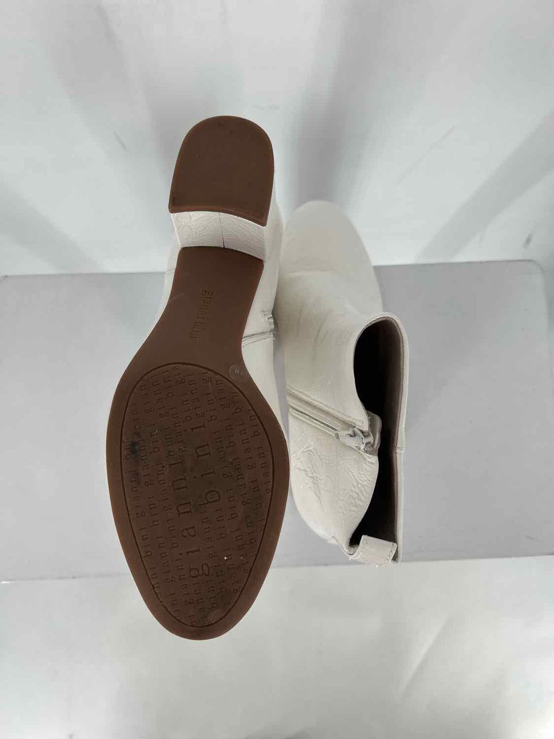 Gianni Bini Women Size 7 White Block Heel Ankle Boot
