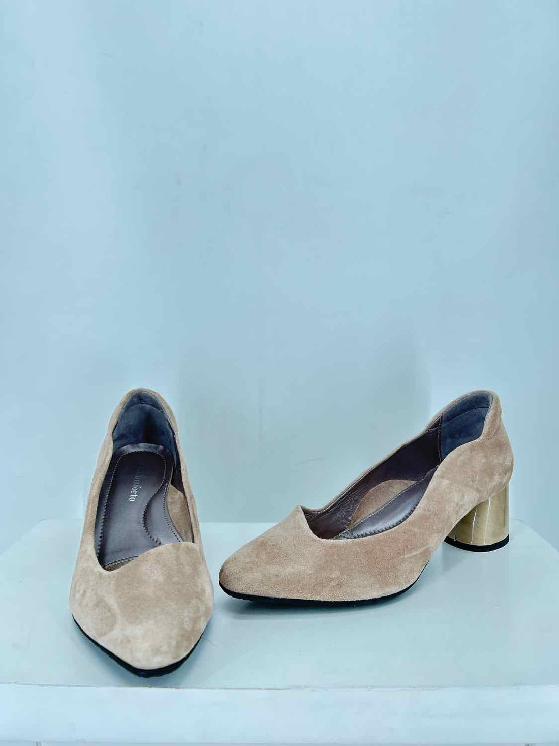 Bella Comforto Women Size 37.5 Tan Genuine Suede Heels