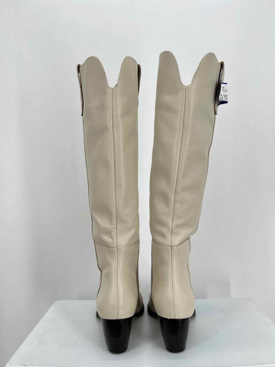 Matisse Women Size 6.5 Cream Mid Calf Boot