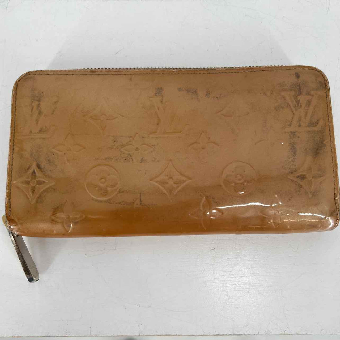 Louis Vuitton 2007 Vintage LV Zippy Wallet Patent Leather Gold LUXURY