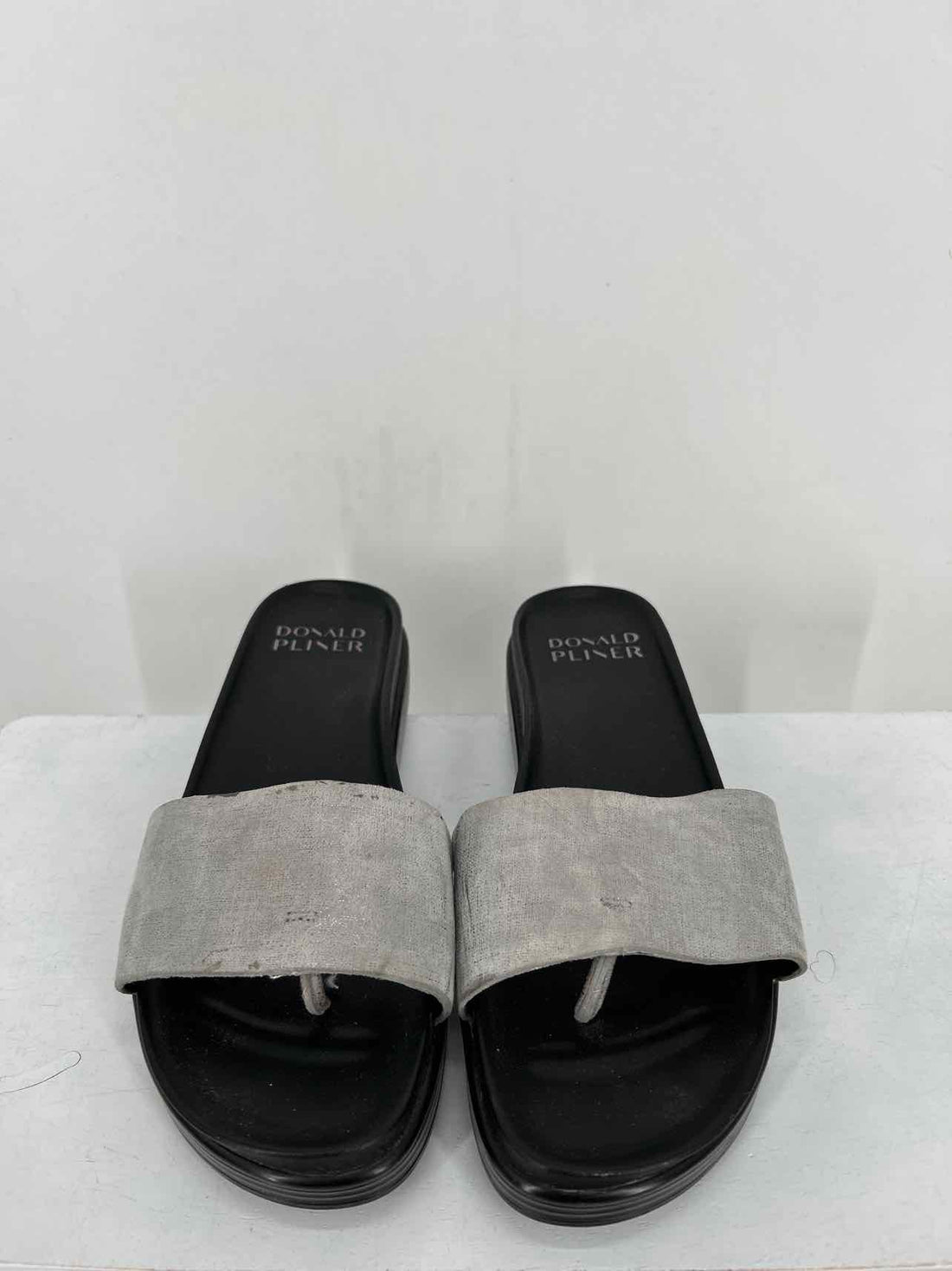 Donald Pliner Women Size 8 Grey Sandals