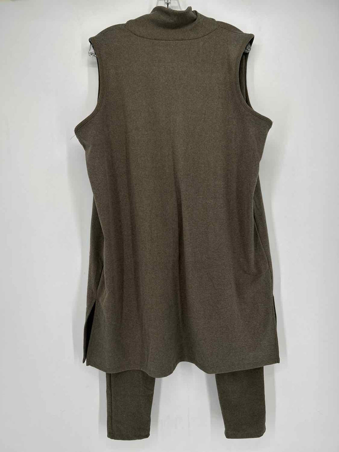 Coco + Carmen Size L/XL Gray 2PC Ensemble