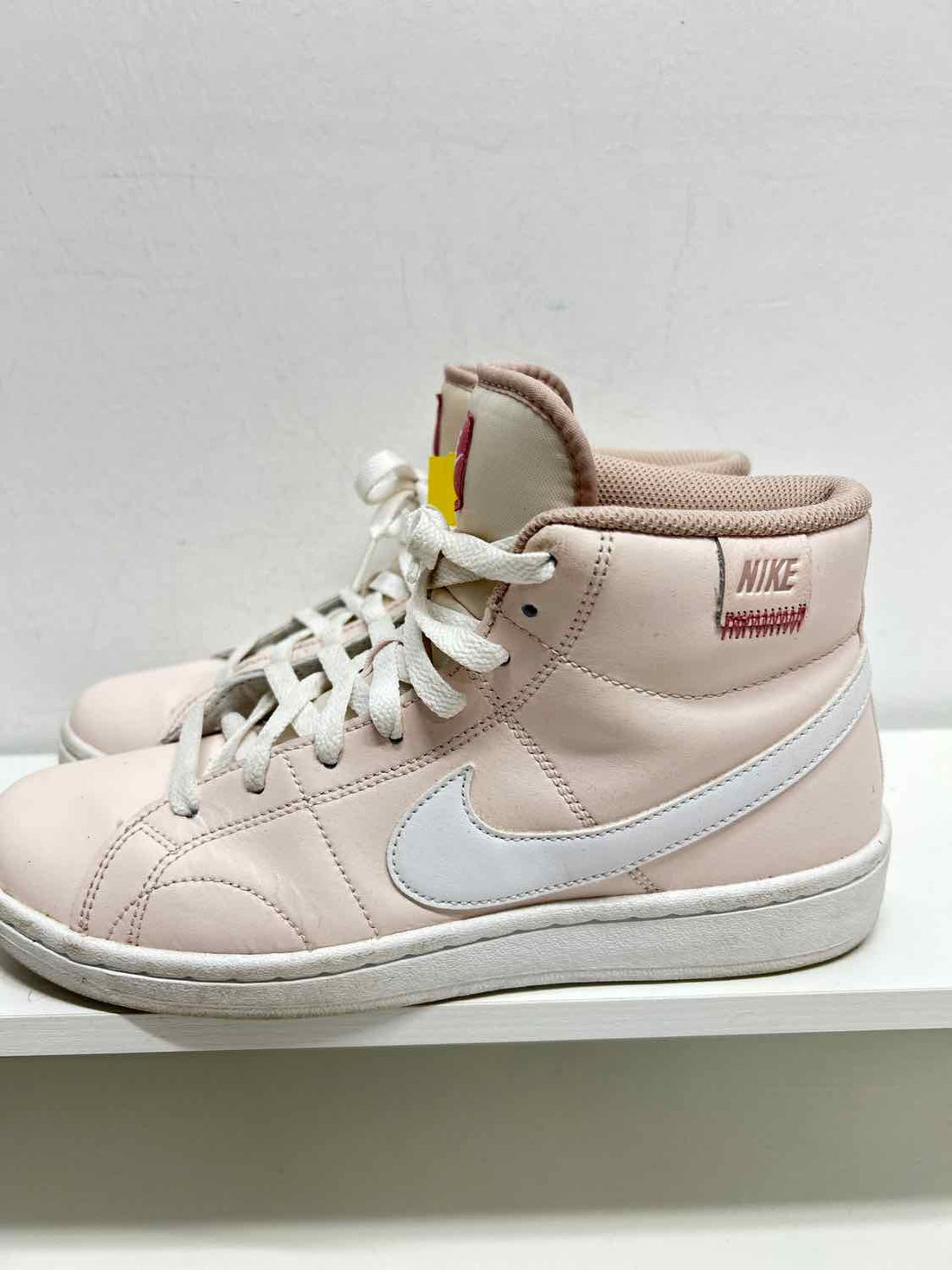 Nike Women Size 8.5 Light Pink Sneakers