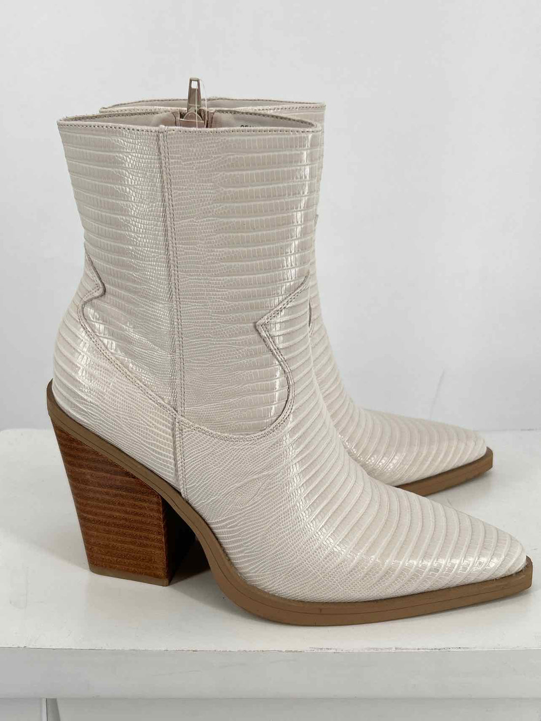Steve Madden Women Size 8 Off White Cowboy Boot
