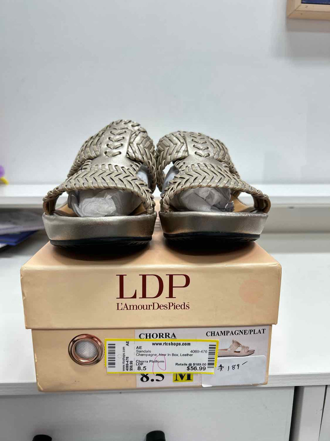 LDP Women Size 8.5 Champagne New In Box Leather Sandals
