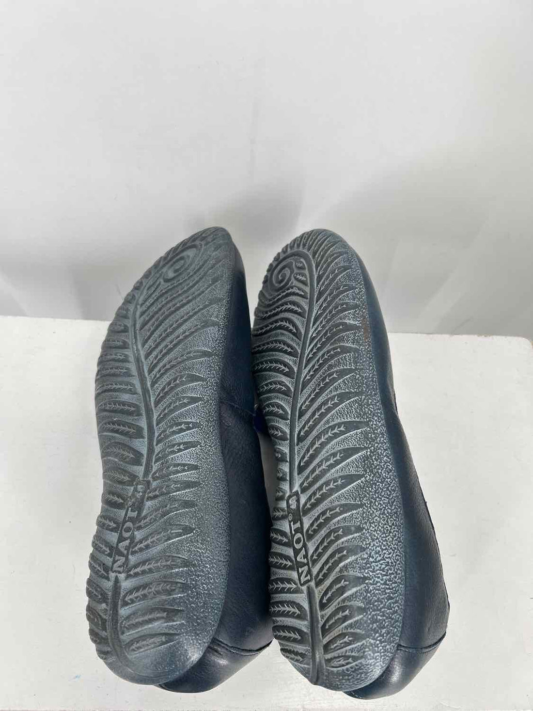 Naot Women Size 40(9) Navy Flats