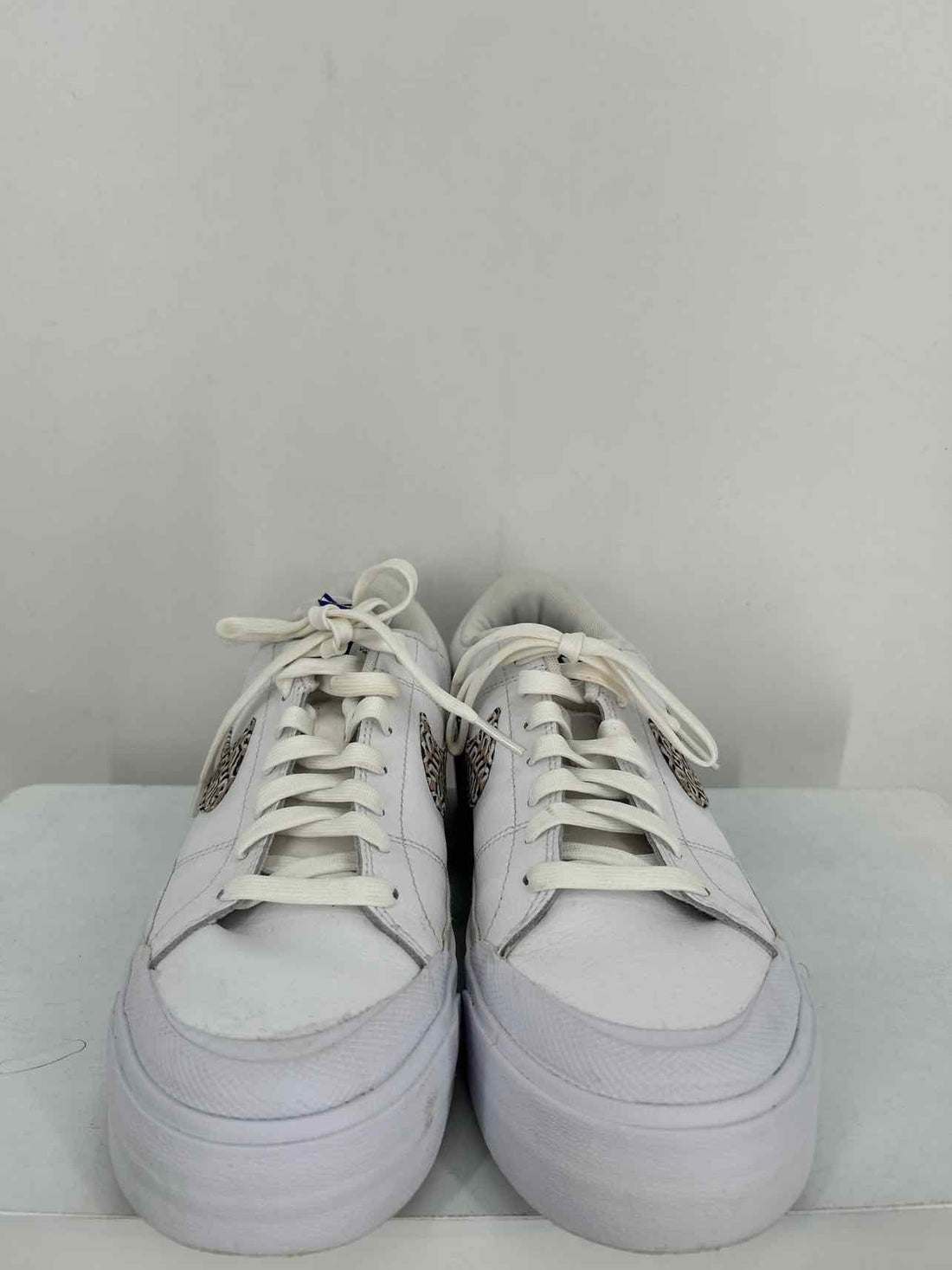 Nike Women Size 9 White Special Edition Sneakers