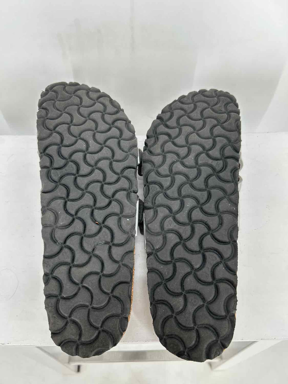 Birkenstock Women Size 40 Light Gray Sandals
