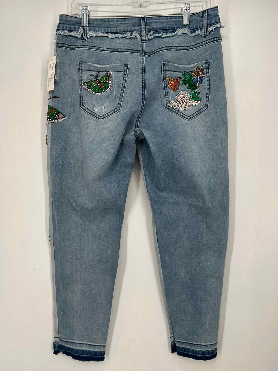 Juliette Size 10 Light Wash Embellished NWT Jeans