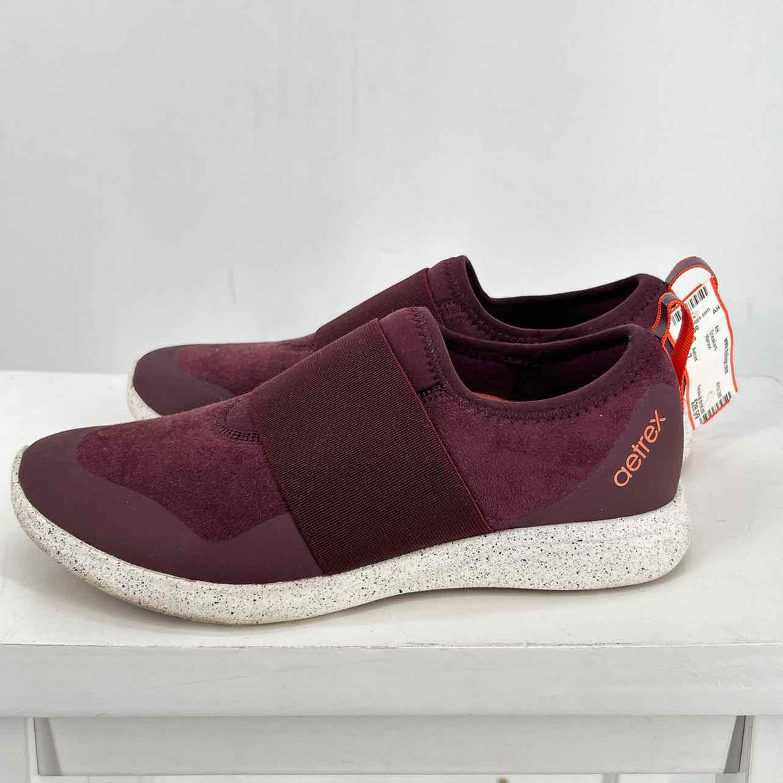Aetrex Women Size 7 Maroon Sneakers