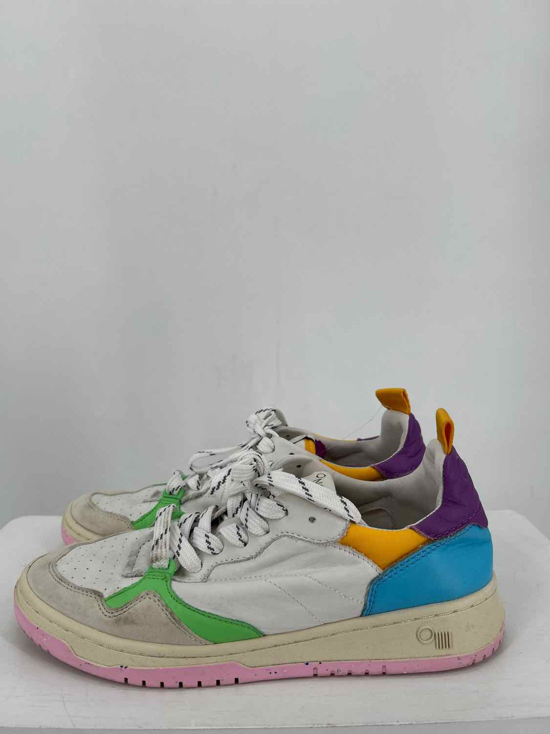 Oncept Women Size 9 White Rainbow Colorblock Phoenix Sneakers