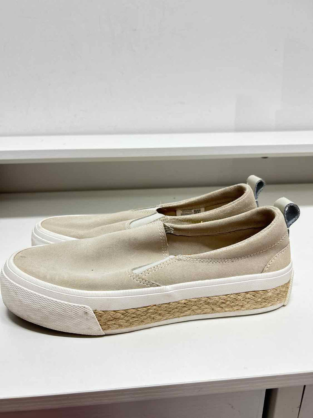 Sperry Women Size 7 Khaki Sneakers