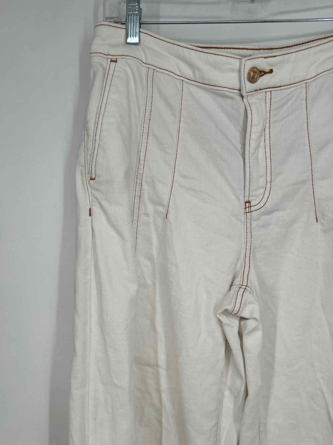 Chicos Size .5 (6) White Jeans