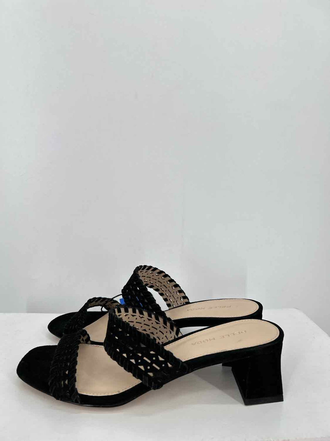 Pelle Moda Women Size 8 Black Suede Sandals