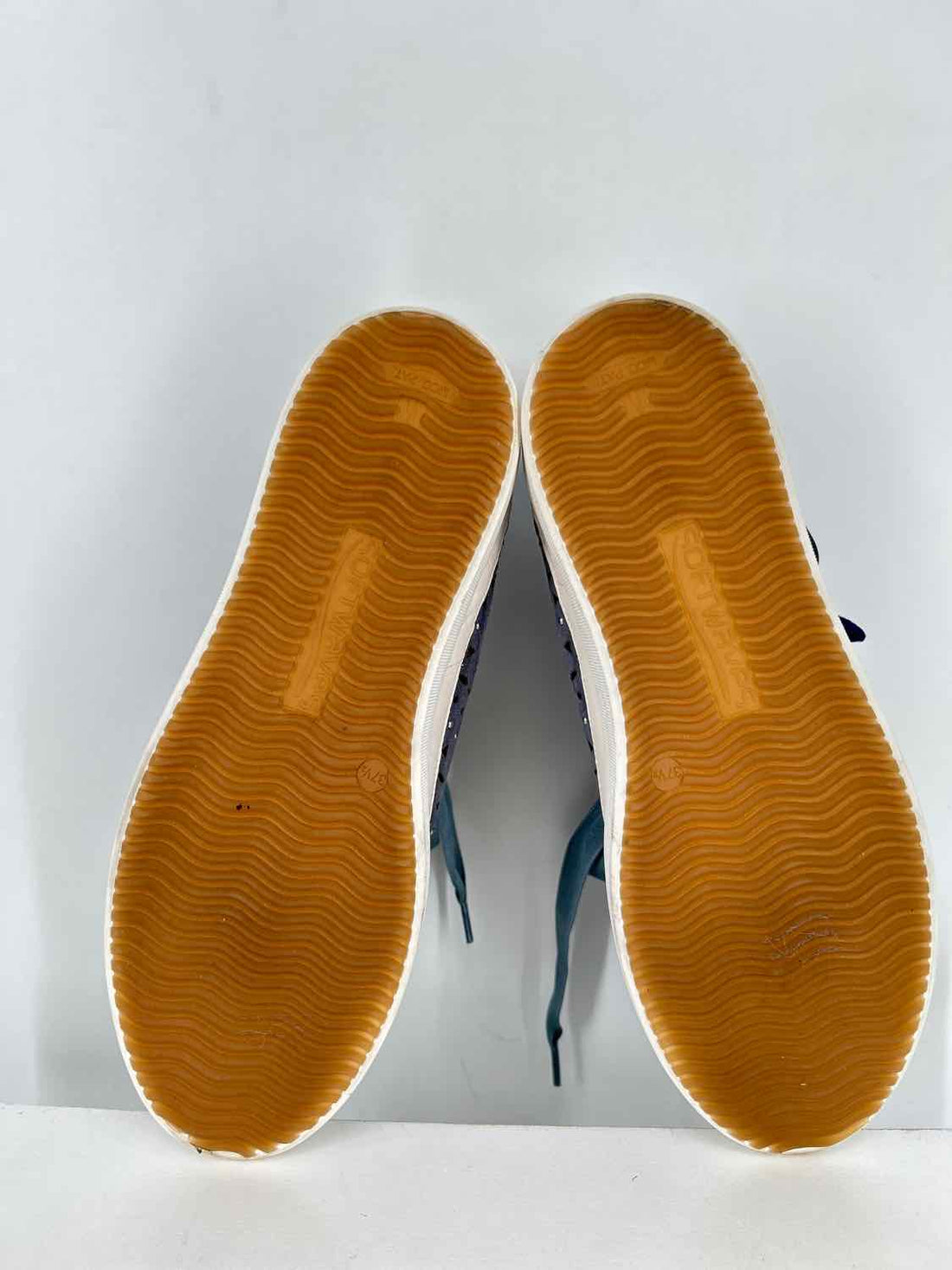 Softwaves Women Size 37.5(6.5) Blue Suede Sneakers