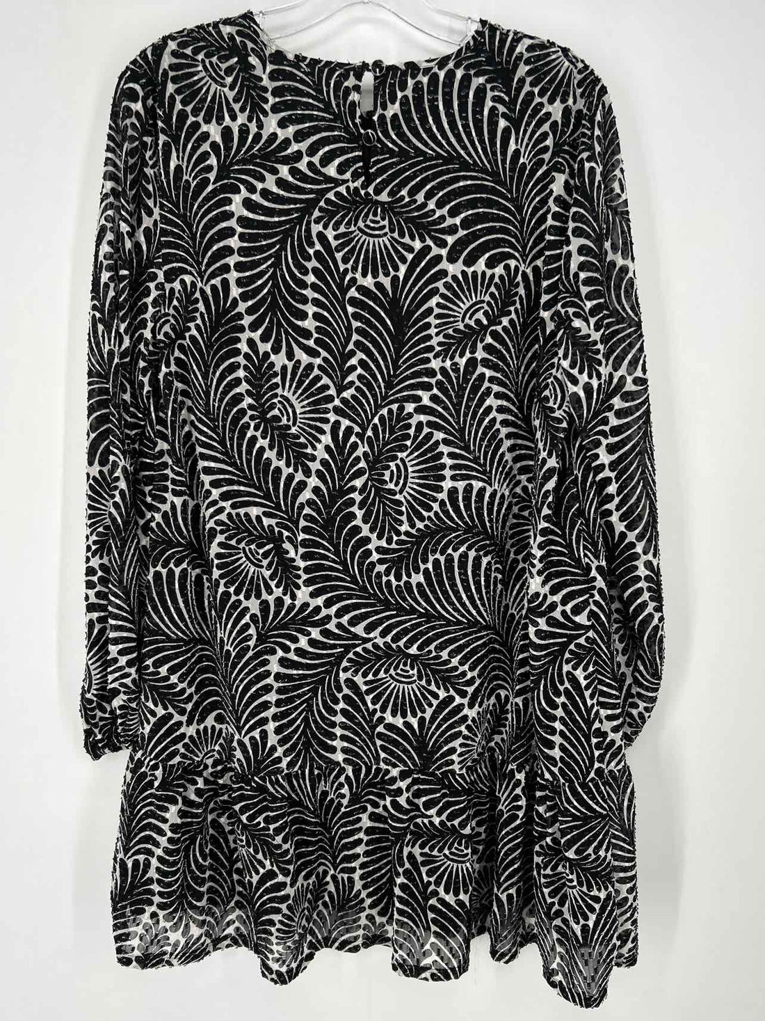 Loft Size M Black & White Long Sleeve Dress