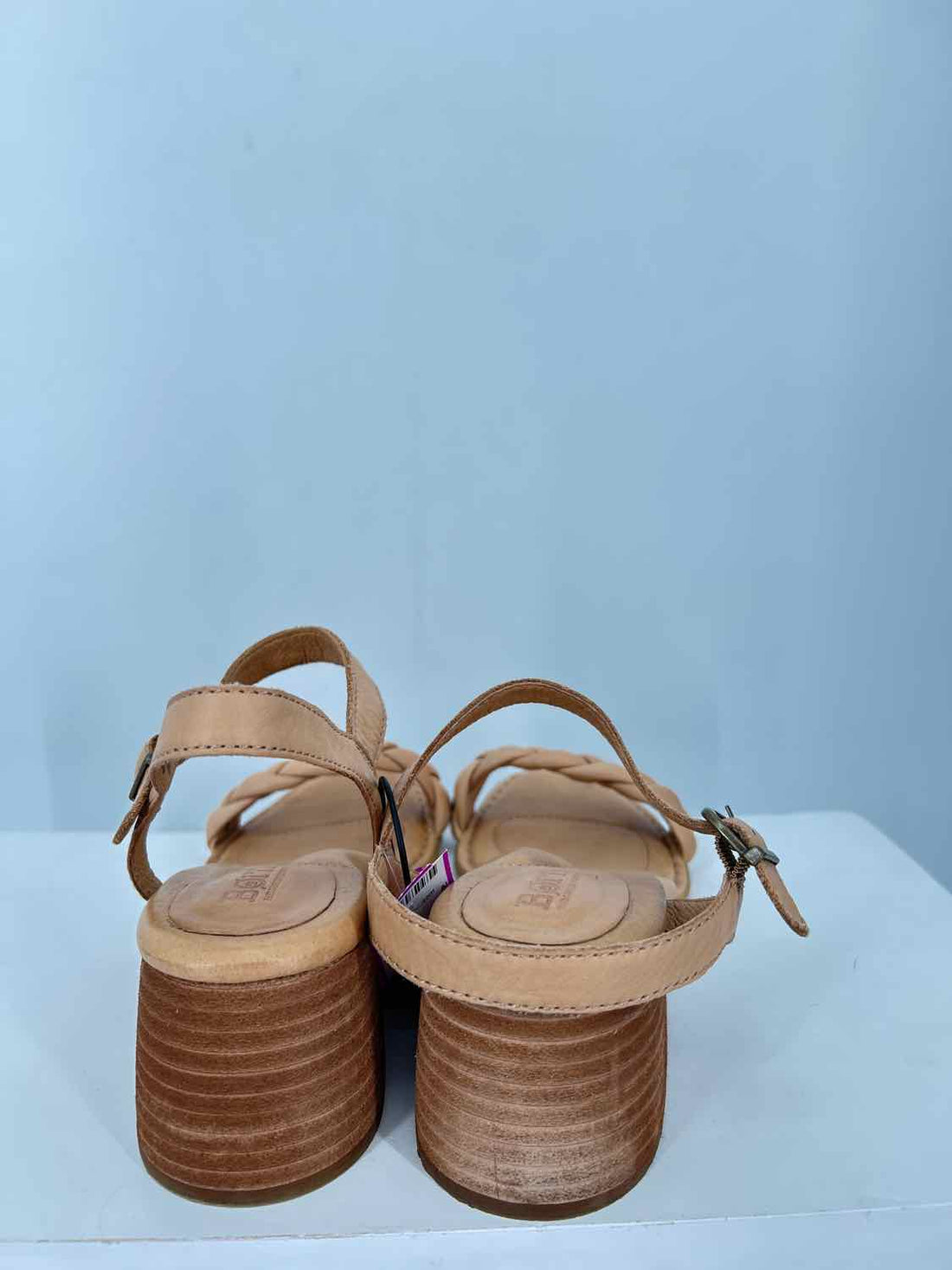 Born Women Size 8 Beige Sandals