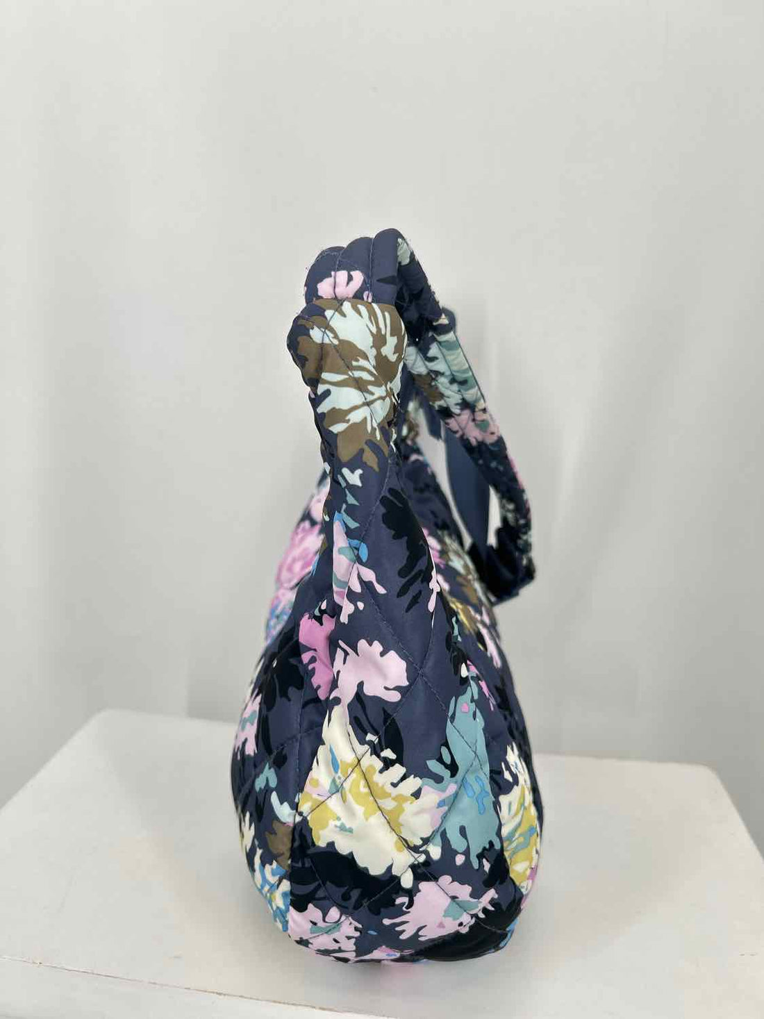 Vera Bradley Ultralight NWT Blue Floral Quilted Shoulder