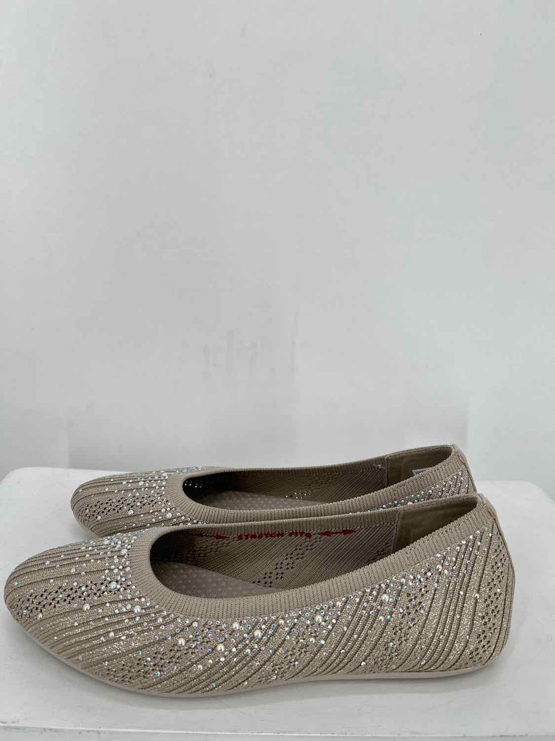 Skechers Women Size 8.5 Beige Sparkle Flats