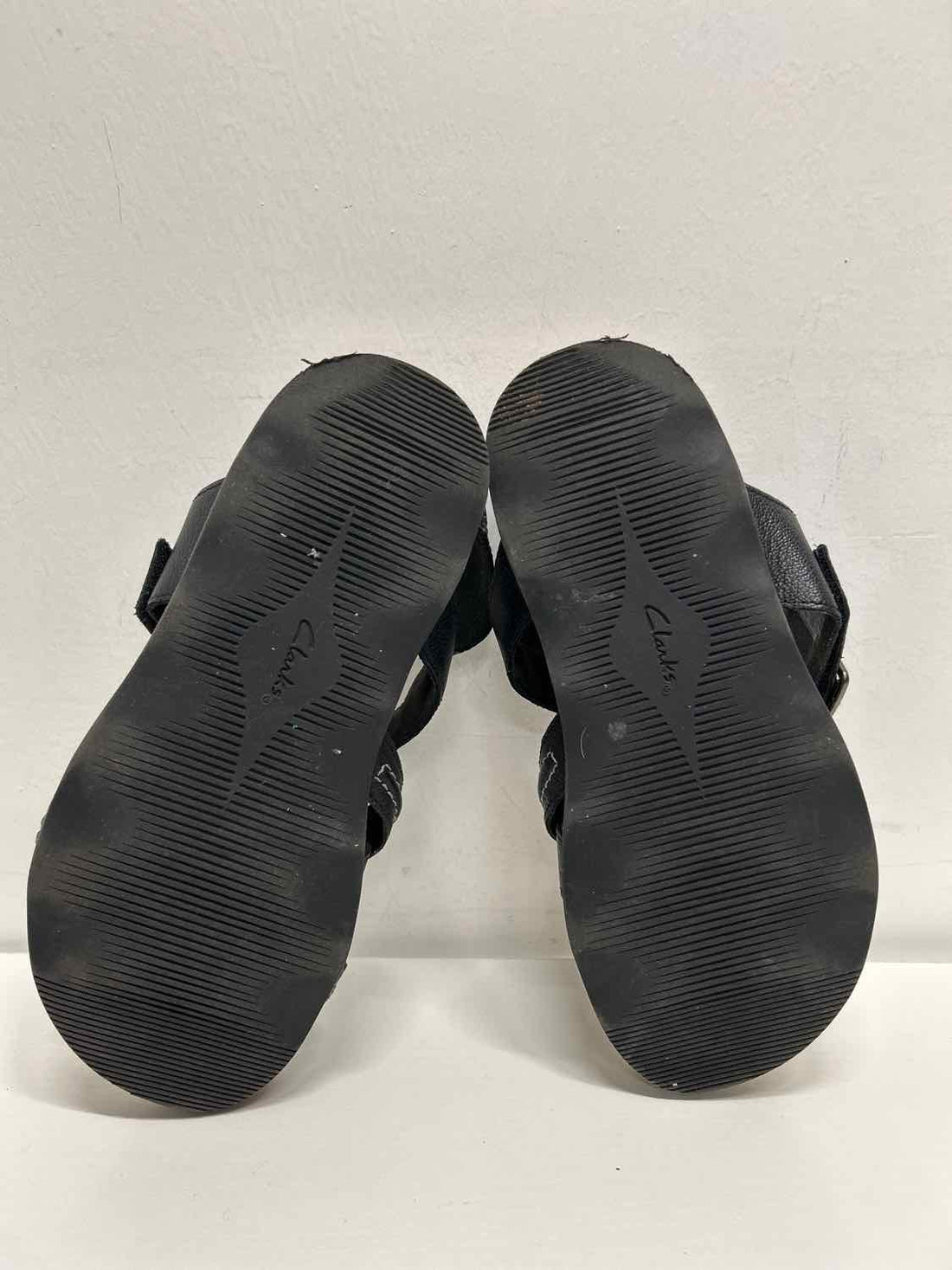 Clarks Women Size 7.5 Black Sandals