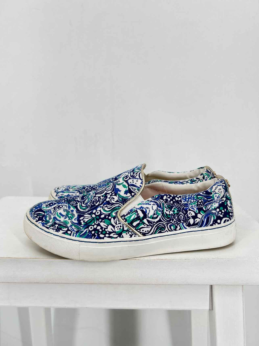 Lilly Pulitzer Women Size 7 Blue & White Print Sneakers