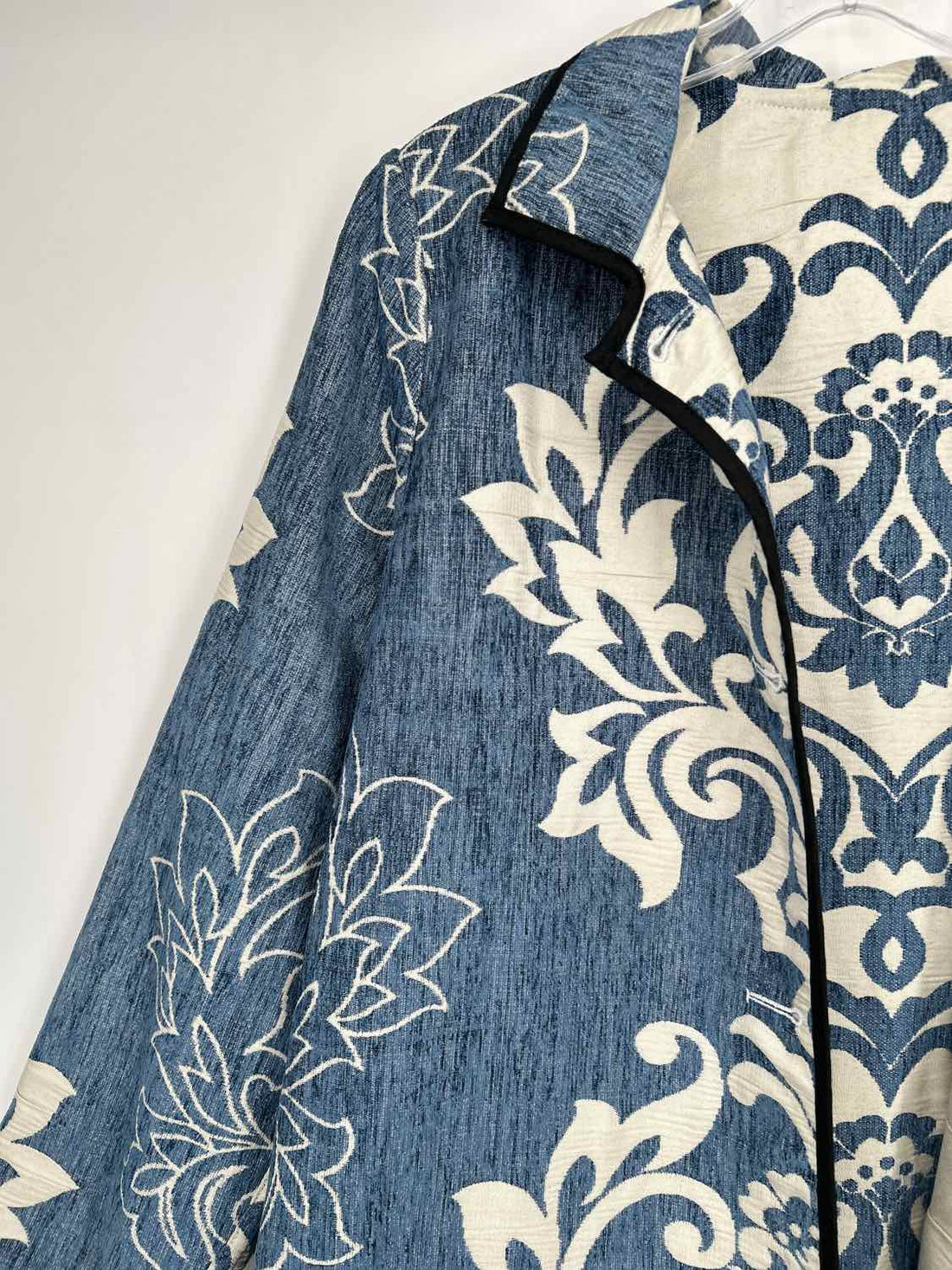 I-Reversibles Size M Beige & Blue Jacket