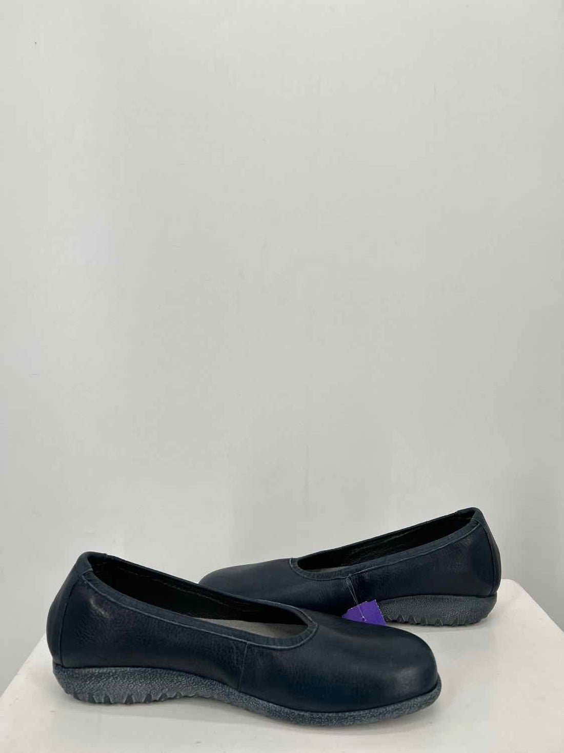 Naot Women Size 40(9) Navy Flats