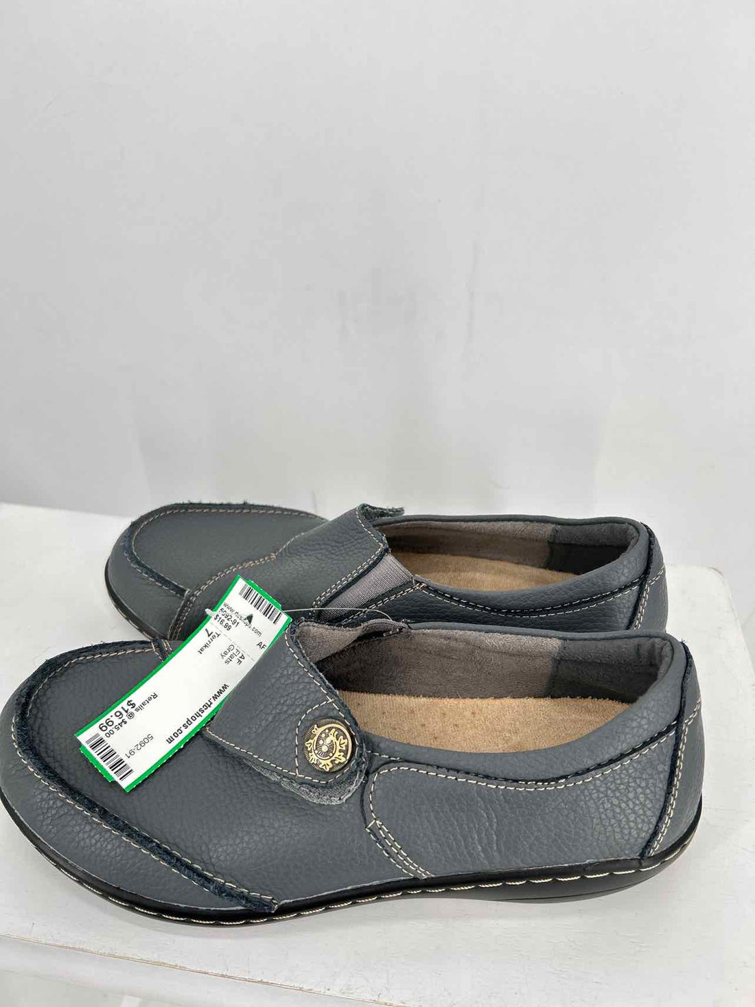 Terrikat Women Size 7 Gray Flats