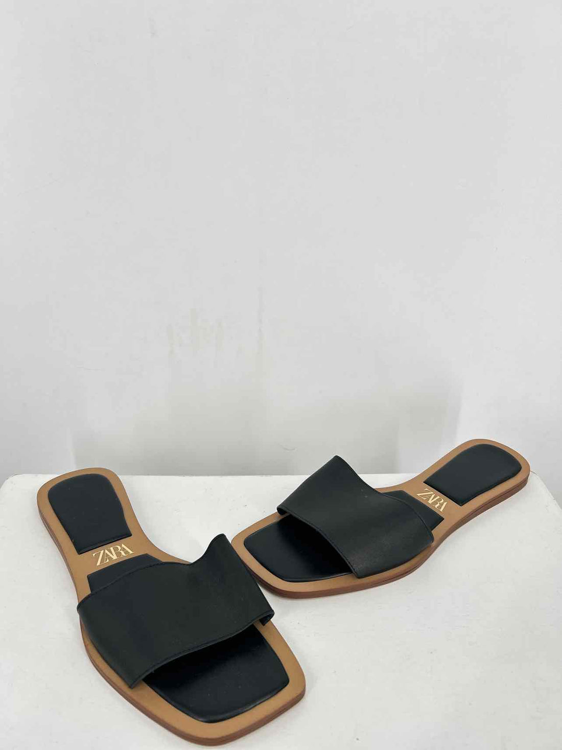 Zara Women Size 37 Black Sandals