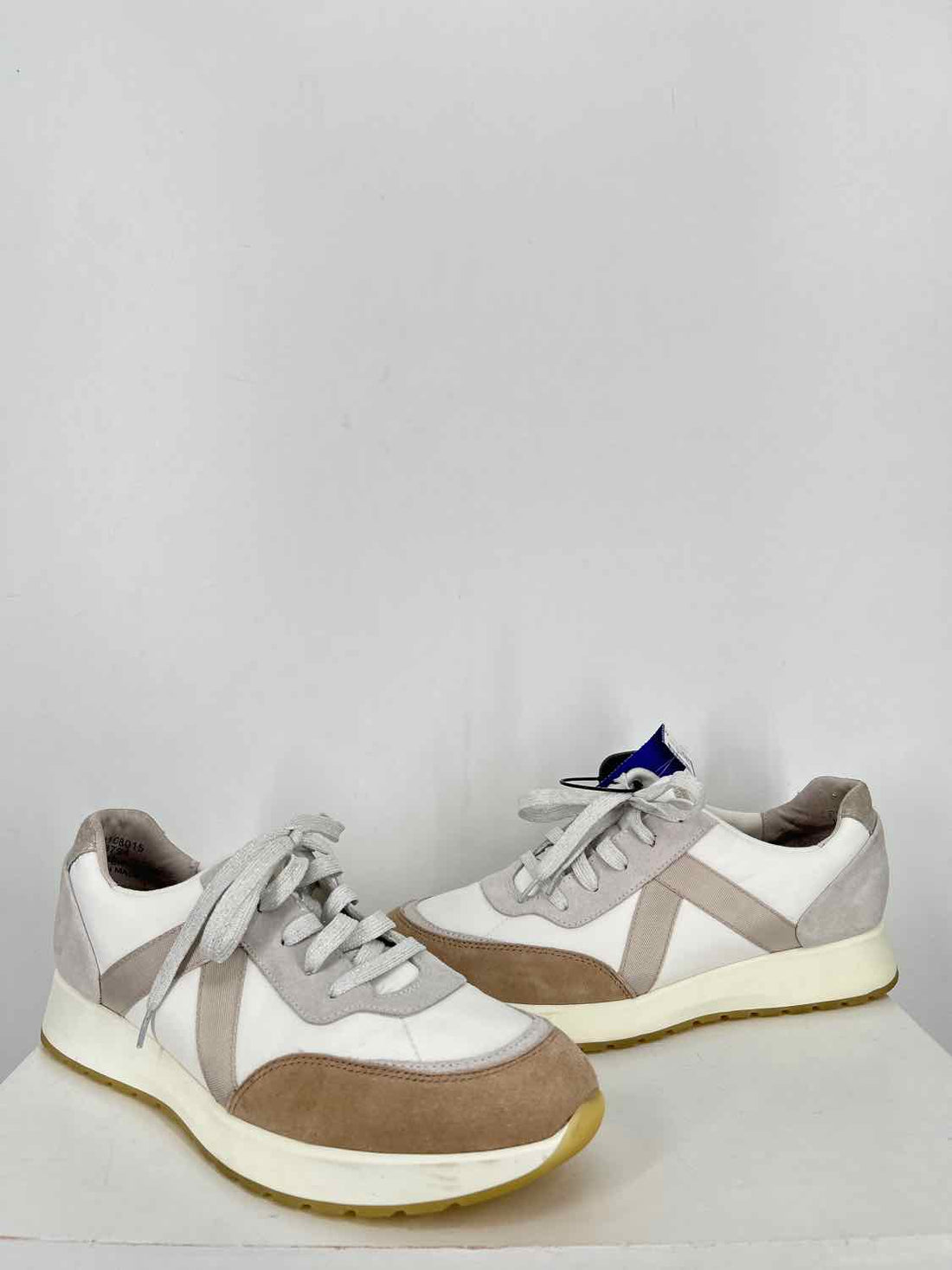 Munro Women Size 11N White Colorblock Shimmer Sneakers