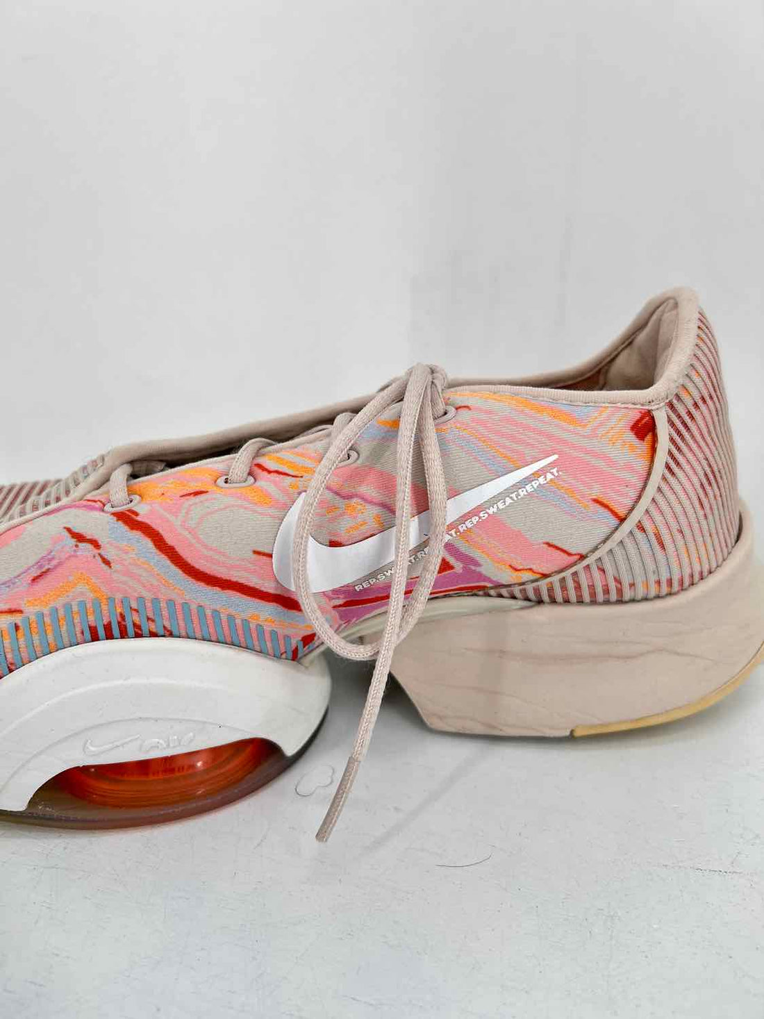 Nike Women Size 9 Beige Multi Color Sneakers