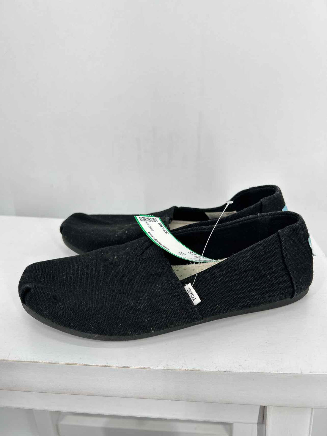 Toms Women Size 6.5 Black Flats