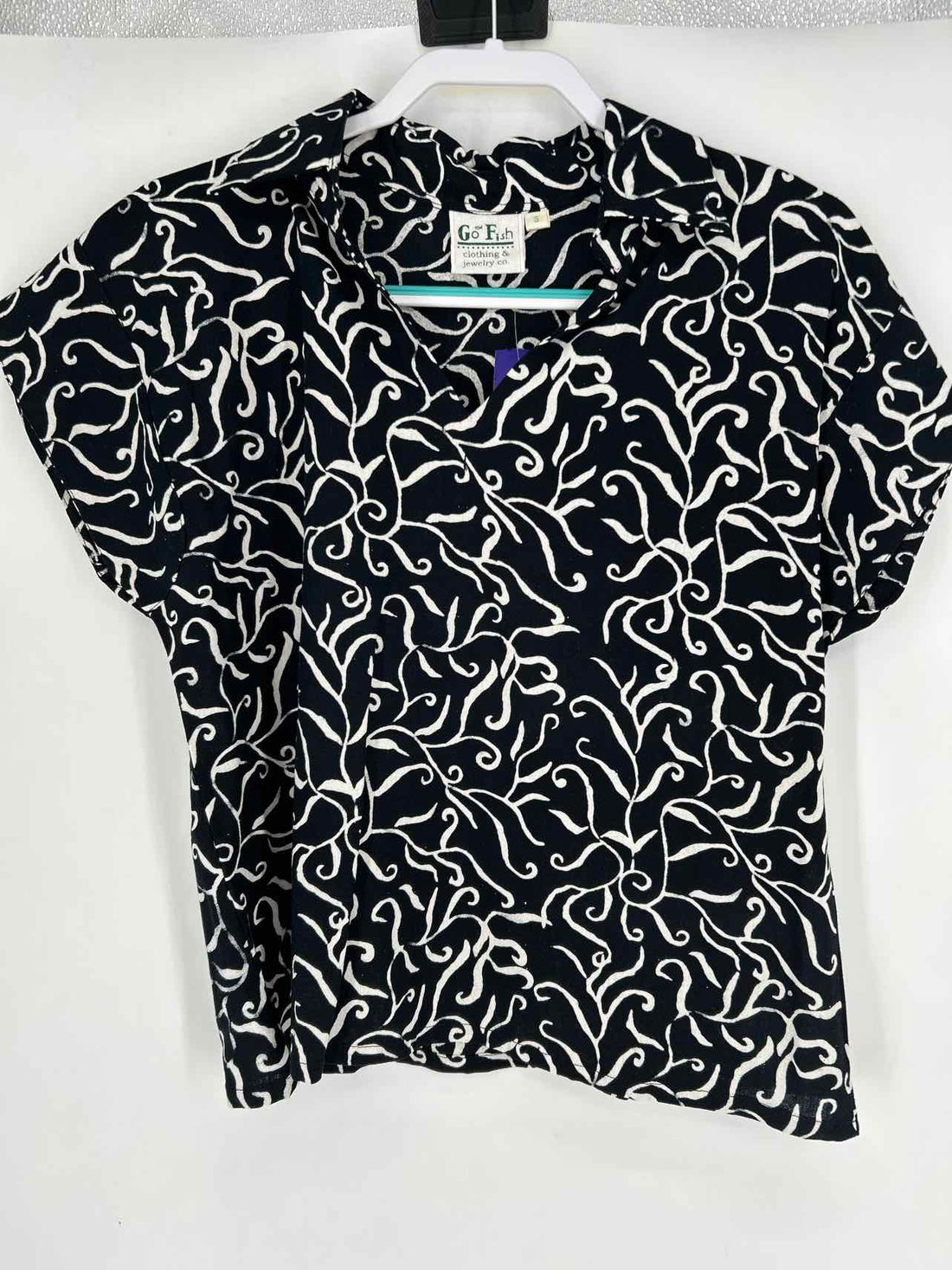 Go Fish Size S Black & White Rayon/Linen Short Sleeve