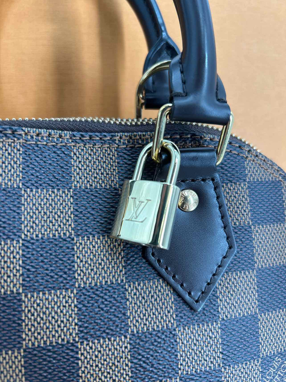 Louis Vuitton Alma BB Damier Ebene Coated Canvas & Leather Like New LUXURY