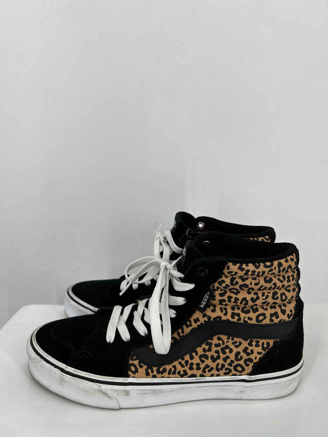 Vans Women Size 8 Leopard Hightop Sneakers