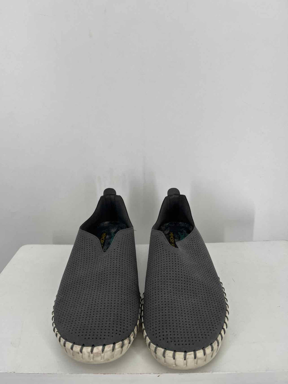 Skechers Women Size 8 Grey Sneakers