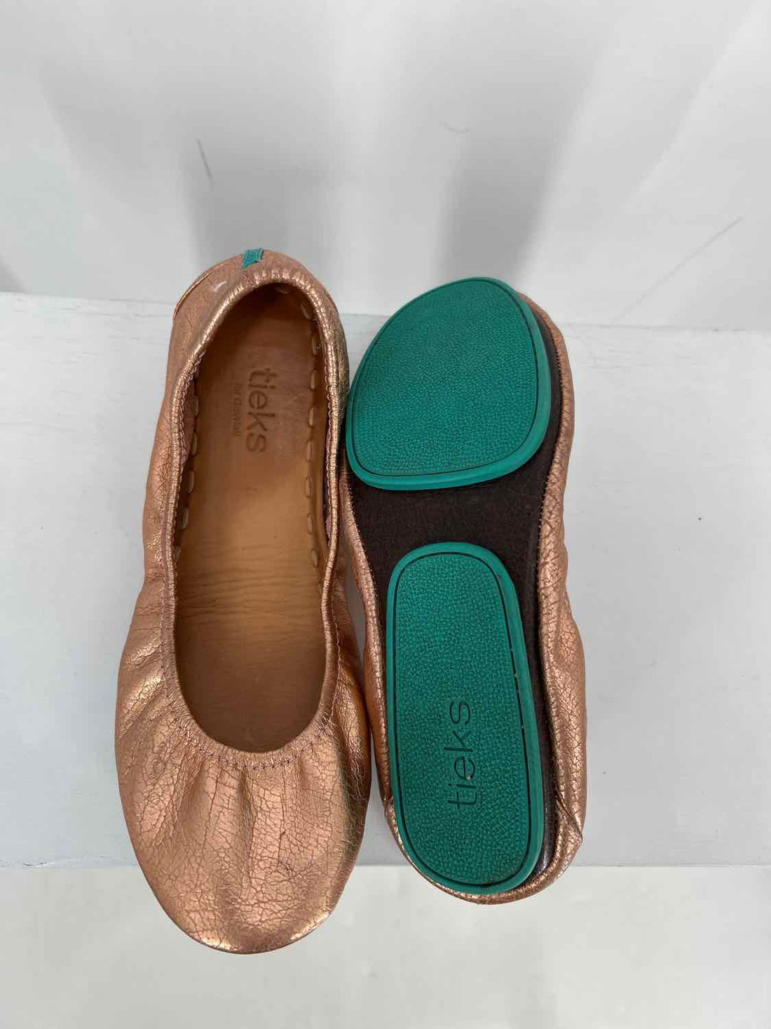 Tieks Women Size 8 Rose Gold Flats