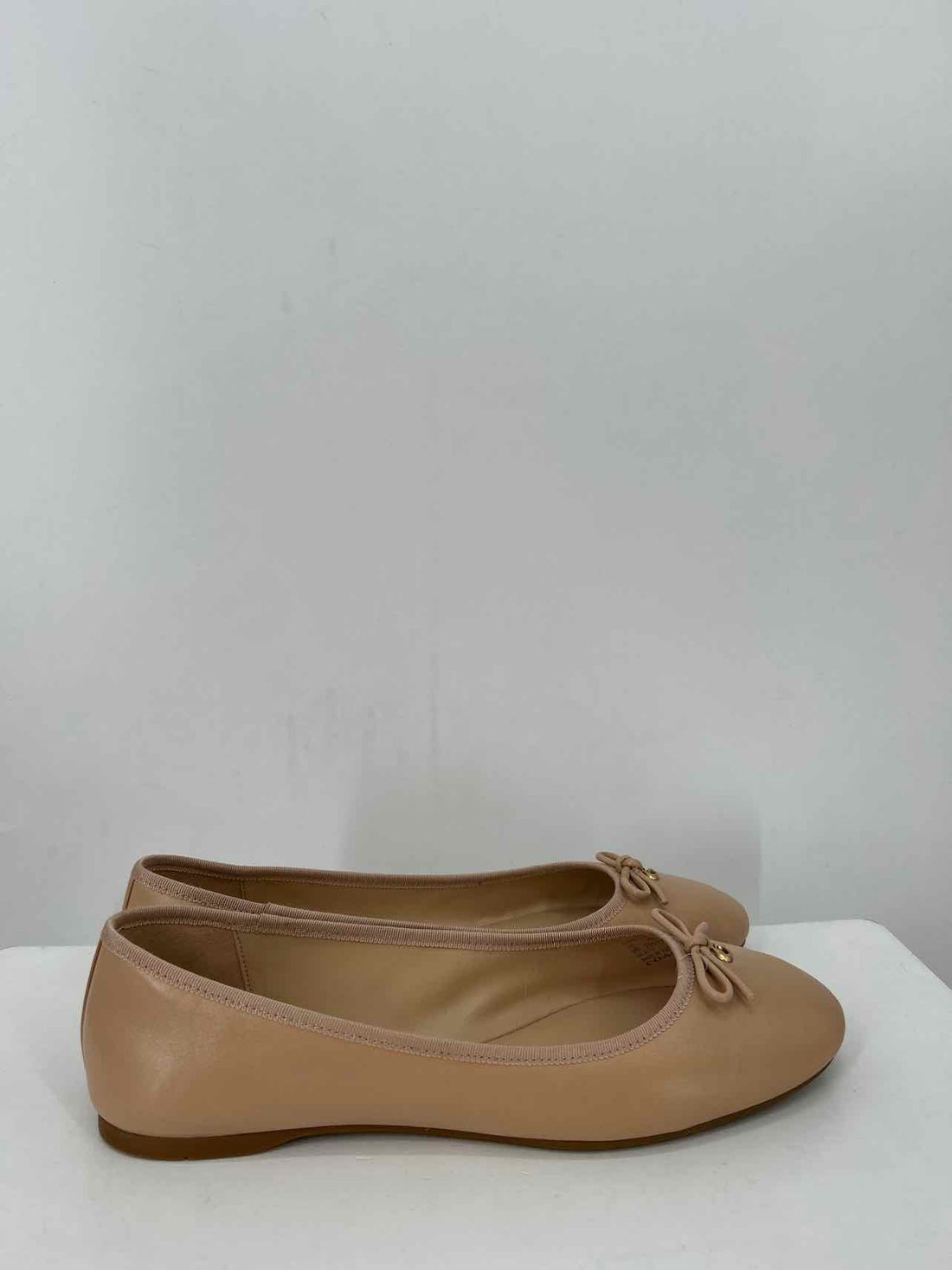 Coach Women Size 9 Beige Leather Flats