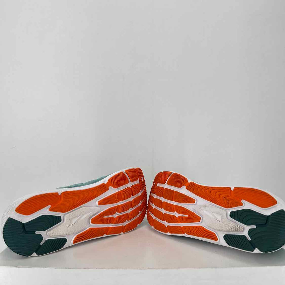 Altra Women Size 10.5 Turquoise & Orange Sneakers