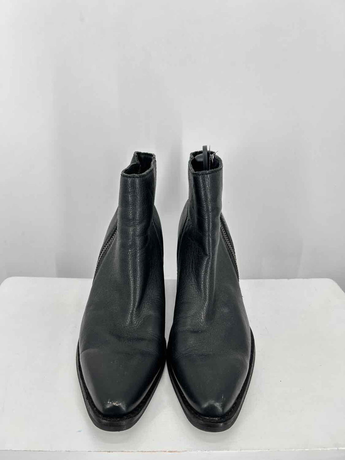 Dingo Women Size 6 Black Ankle Boot