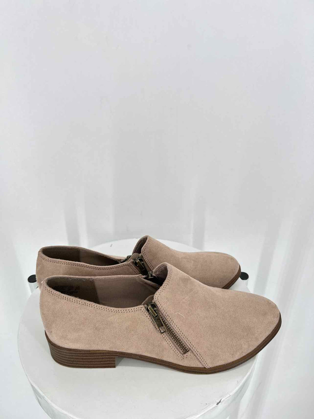 American Eagle Dara Women Size 7.5 Taupe Suede Ankle Boot