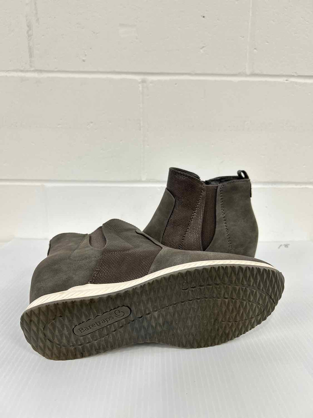 Baretraps Jaci Women Size 8 Smoke Wedge Sneaker Bootie