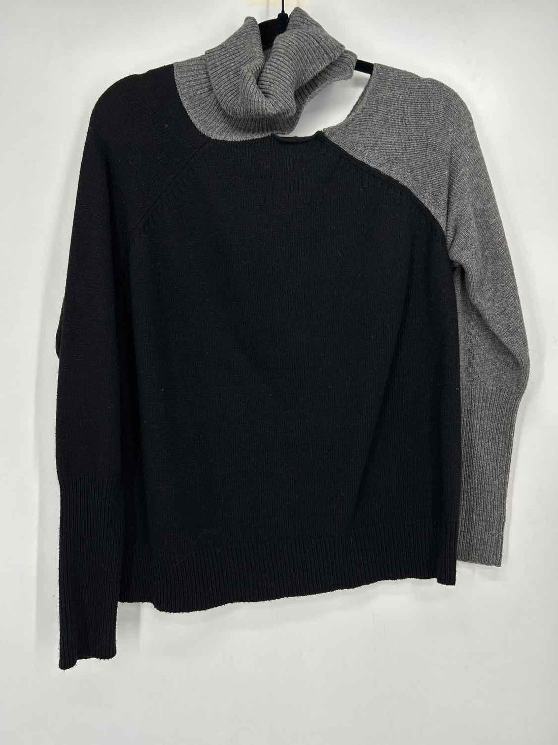 Jamison Boutique Size M Black & Gray Sweater