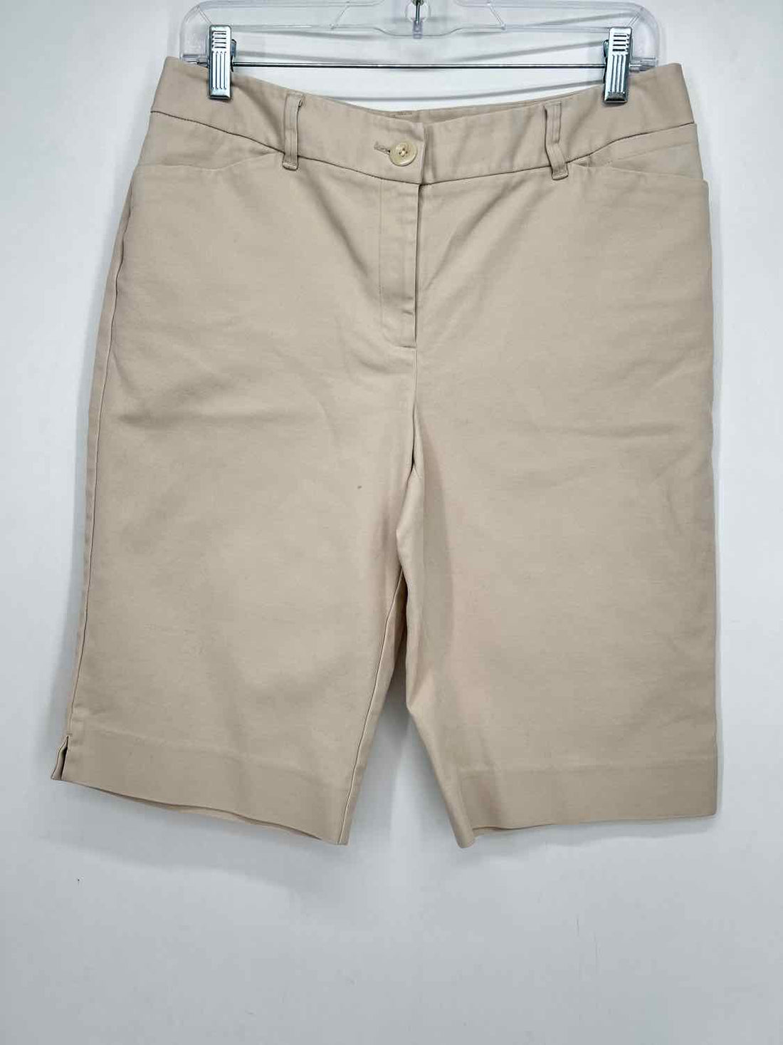 Chicos Size 0.5 (6) Khaki Shorts