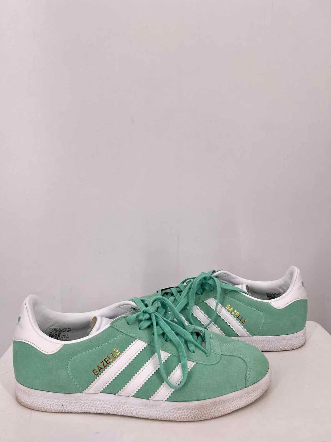 Adidas Gazelle Women Size 7.5 Mint Suede Sneakers