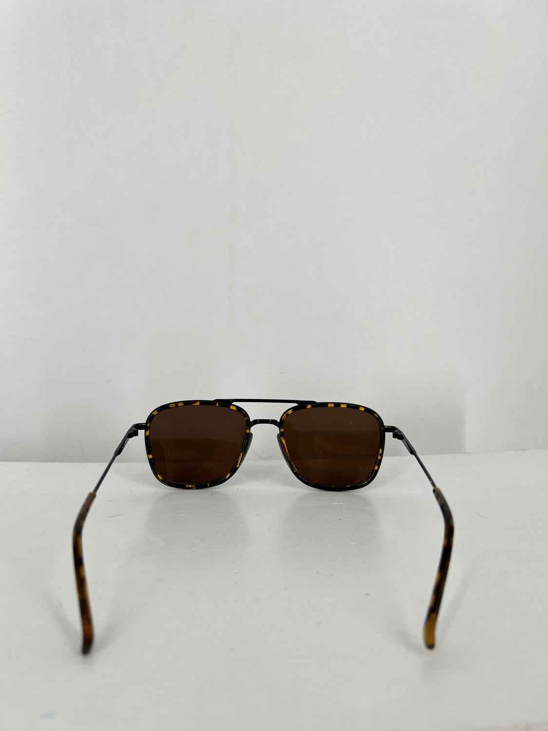 Sunski Size 52-21-135 Brown solid polarized lens Tortoise Sunglasses