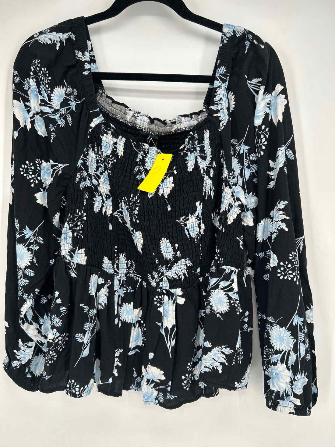 Torrid Size 2X Black & Light Blue Floral NWT Top/Blouse