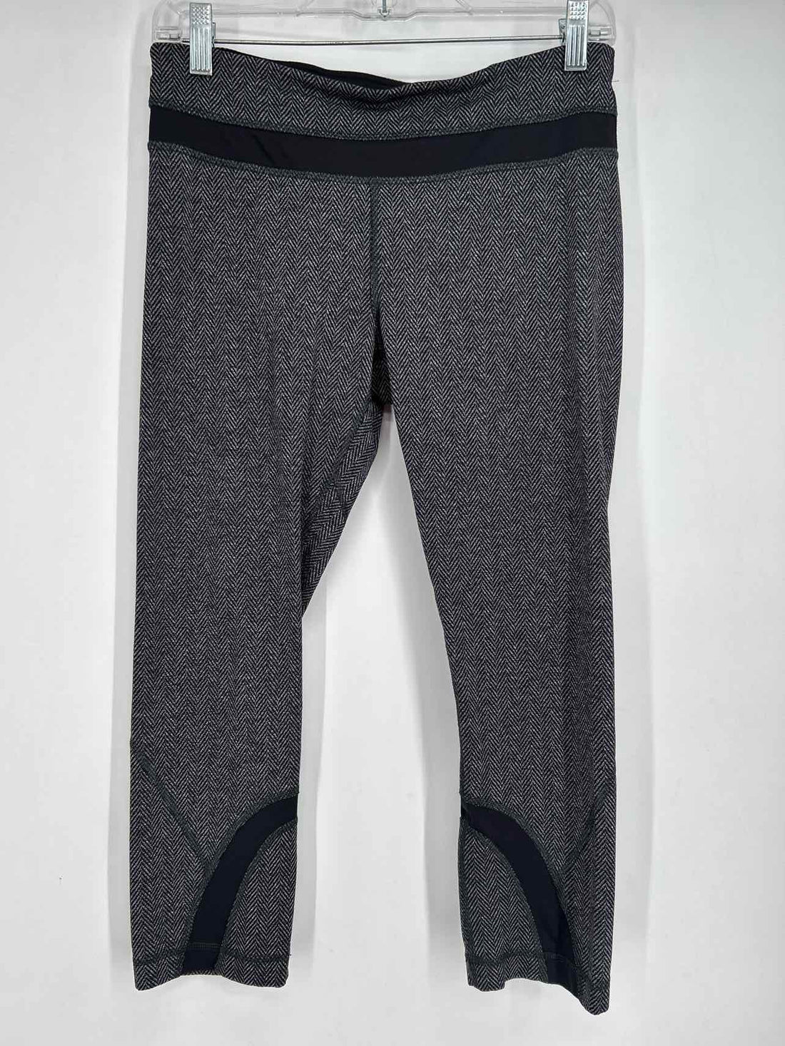 Lululemon Size 8 Black & Gray Active Leggings